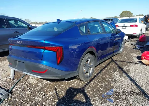 2025 Kia K4 Lxs z USA, uszkodzony, nr VIN 3KPFT4DE0SE145158